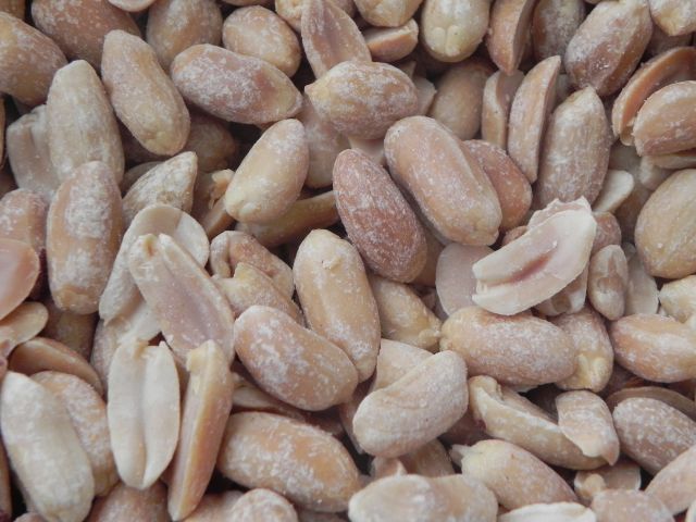 Orzeszki ziemne Targroch połówki 500 g - obrazek 3